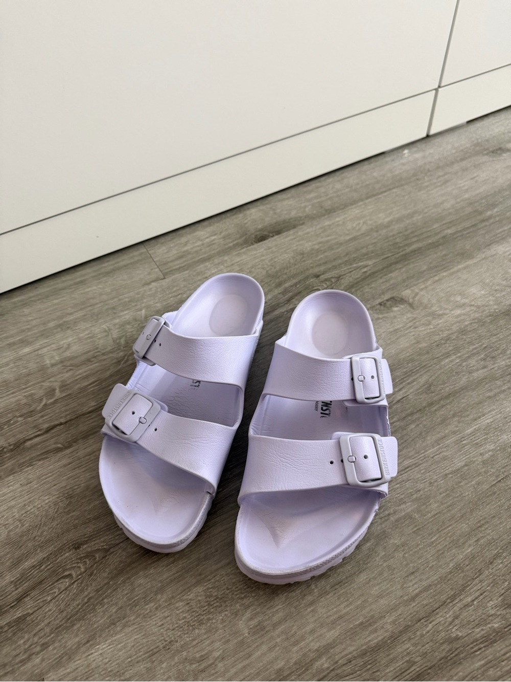 Birkenstock Double-Buckle Slides in Light Lavender/Purple size 7.5